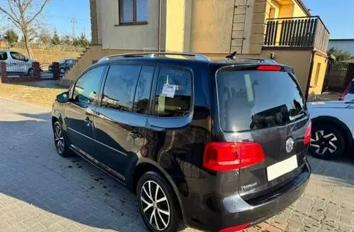 VOLKSWAGEN Touran 