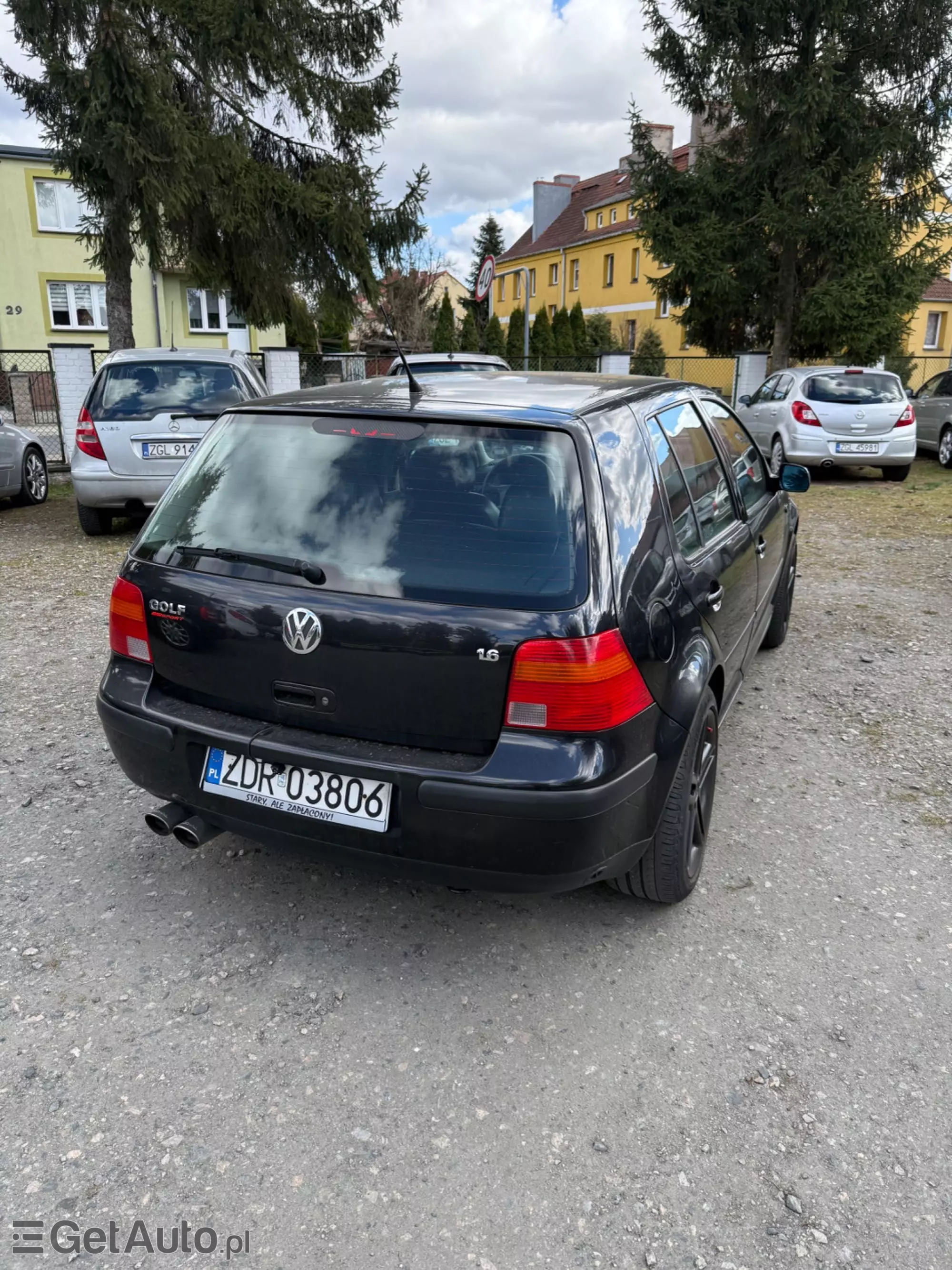VOLKSWAGEN Golf 