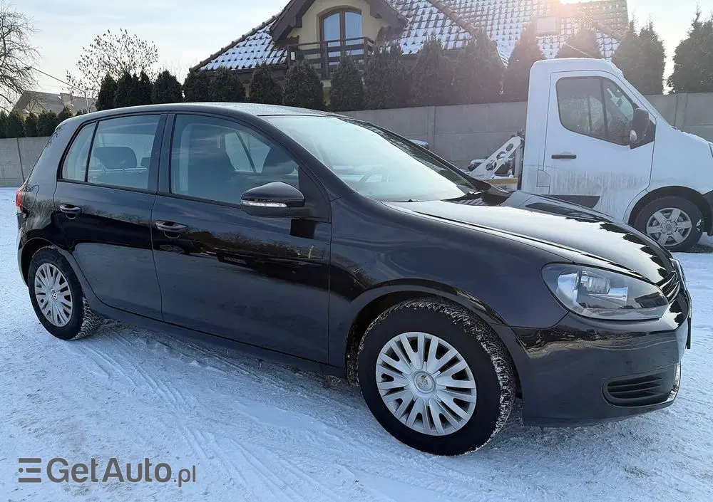 VOLKSWAGEN Golf 1.6 Trendline