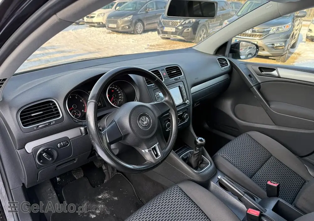VOLKSWAGEN Golf 1.6 Trendline