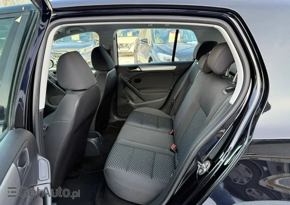 VOLKSWAGEN Golf 1.6 Trendline