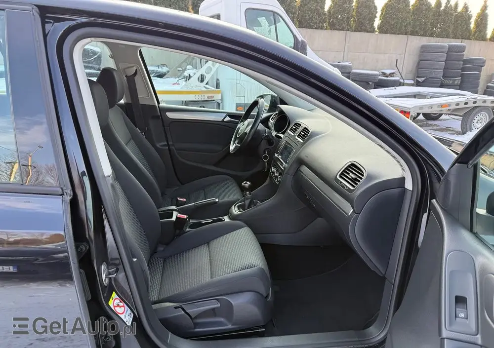 VOLKSWAGEN Golf 1.6 Trendline