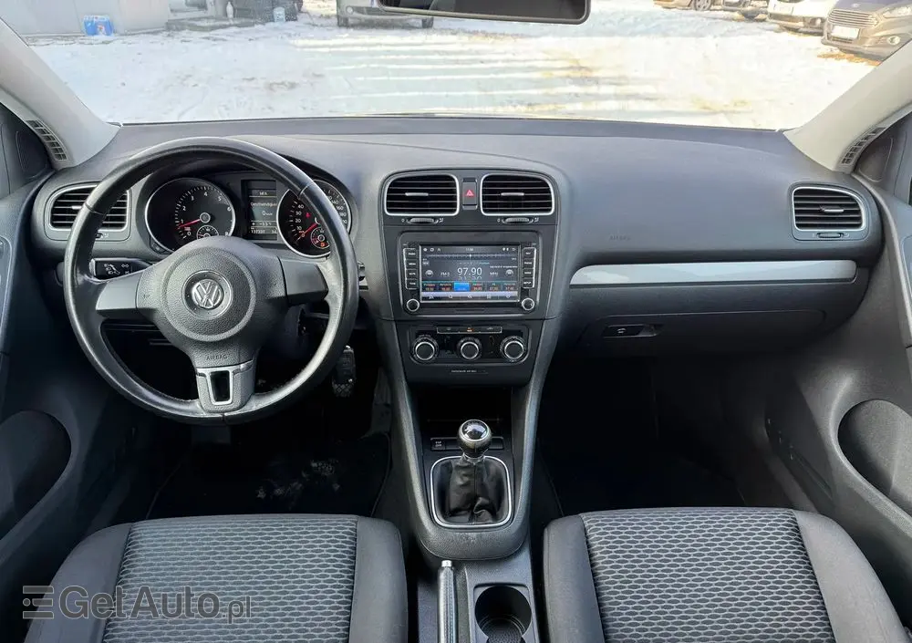VOLKSWAGEN Golf 1.6 Trendline