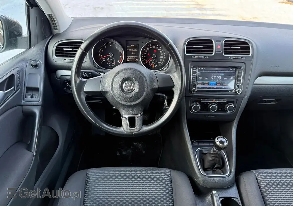 VOLKSWAGEN Golf 1.6 Trendline