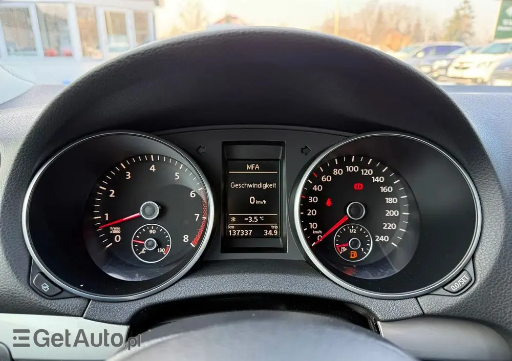 VOLKSWAGEN Golf 1.6 Trendline