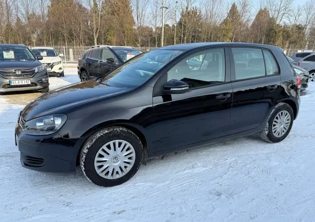 VOLKSWAGEN Golf 1.6 Trendline