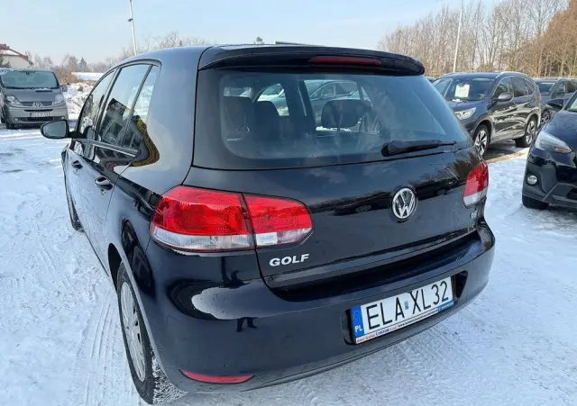 VOLKSWAGEN Golf 1.6 Trendline