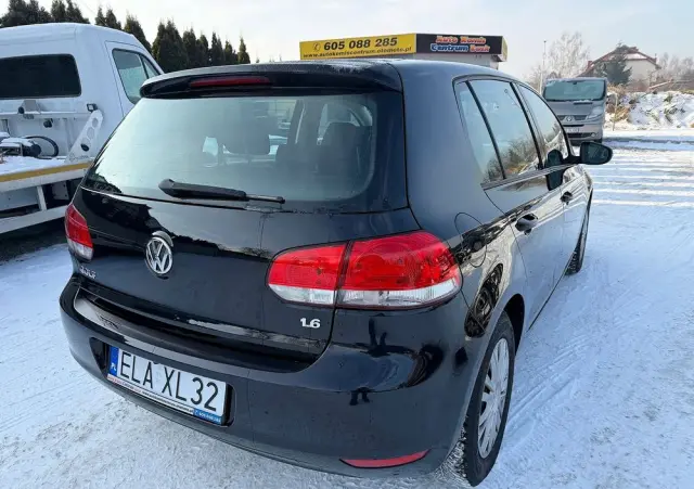 VOLKSWAGEN Golf 1.6 Trendline