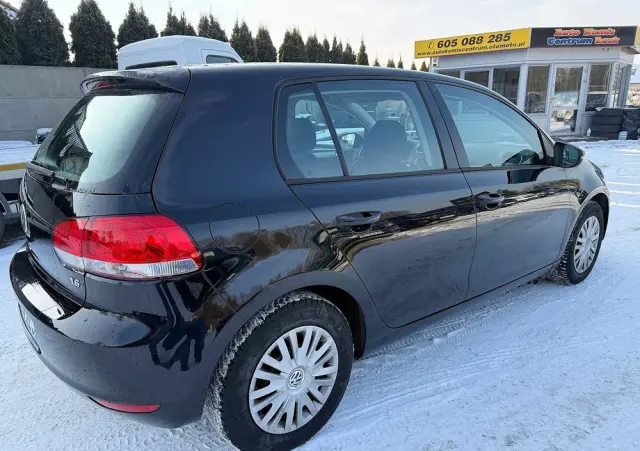 VOLKSWAGEN Golf 1.6 Trendline
