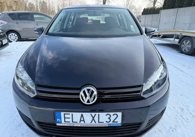 VOLKSWAGEN Golf 1.6 Trendline