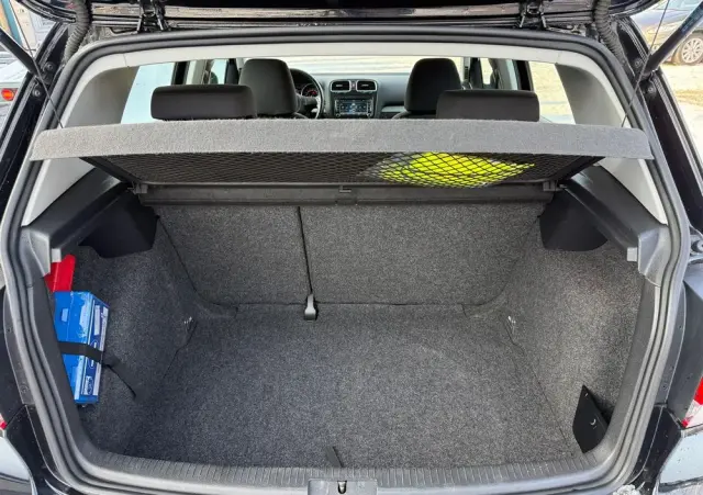 VOLKSWAGEN Golf 1.6 Trendline