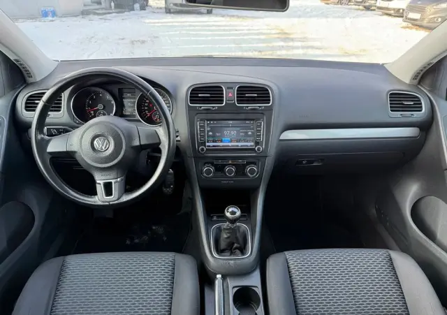 VOLKSWAGEN Golf 1.6 Trendline