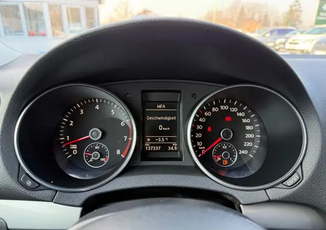 VOLKSWAGEN Golf 1.6 Trendline