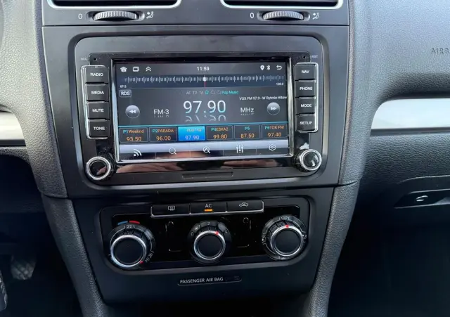 VOLKSWAGEN Golf 1.6 Trendline