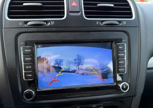 VOLKSWAGEN Golf 1.6 Trendline