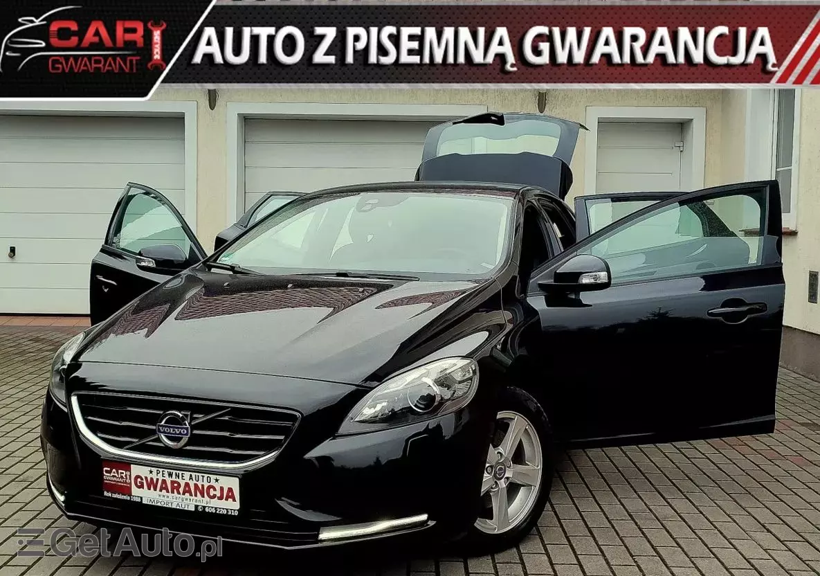 VOLVO V40 T2 Momentum