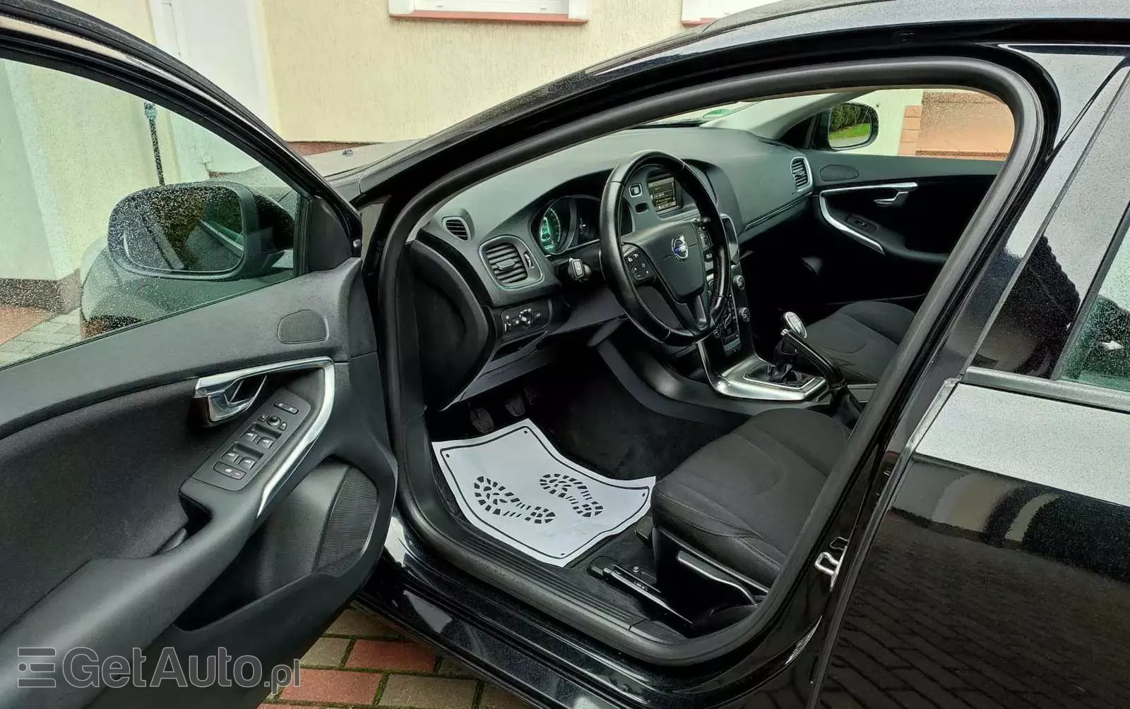 VOLVO V40 T2 Momentum