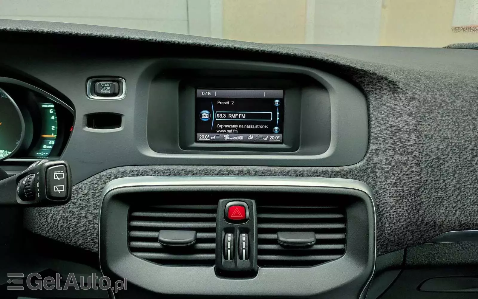 VOLVO V40 T2 Momentum