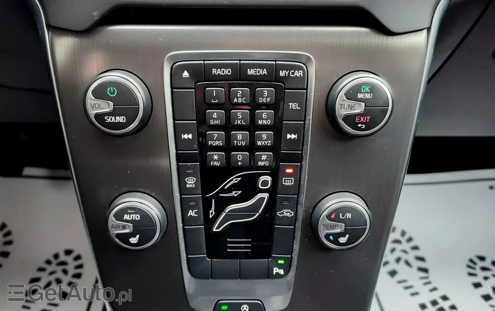 VOLVO V40 T2 Momentum