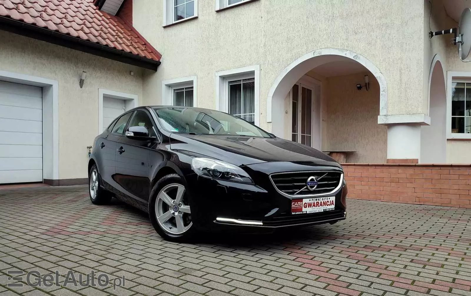 VOLVO V40 T2 Momentum