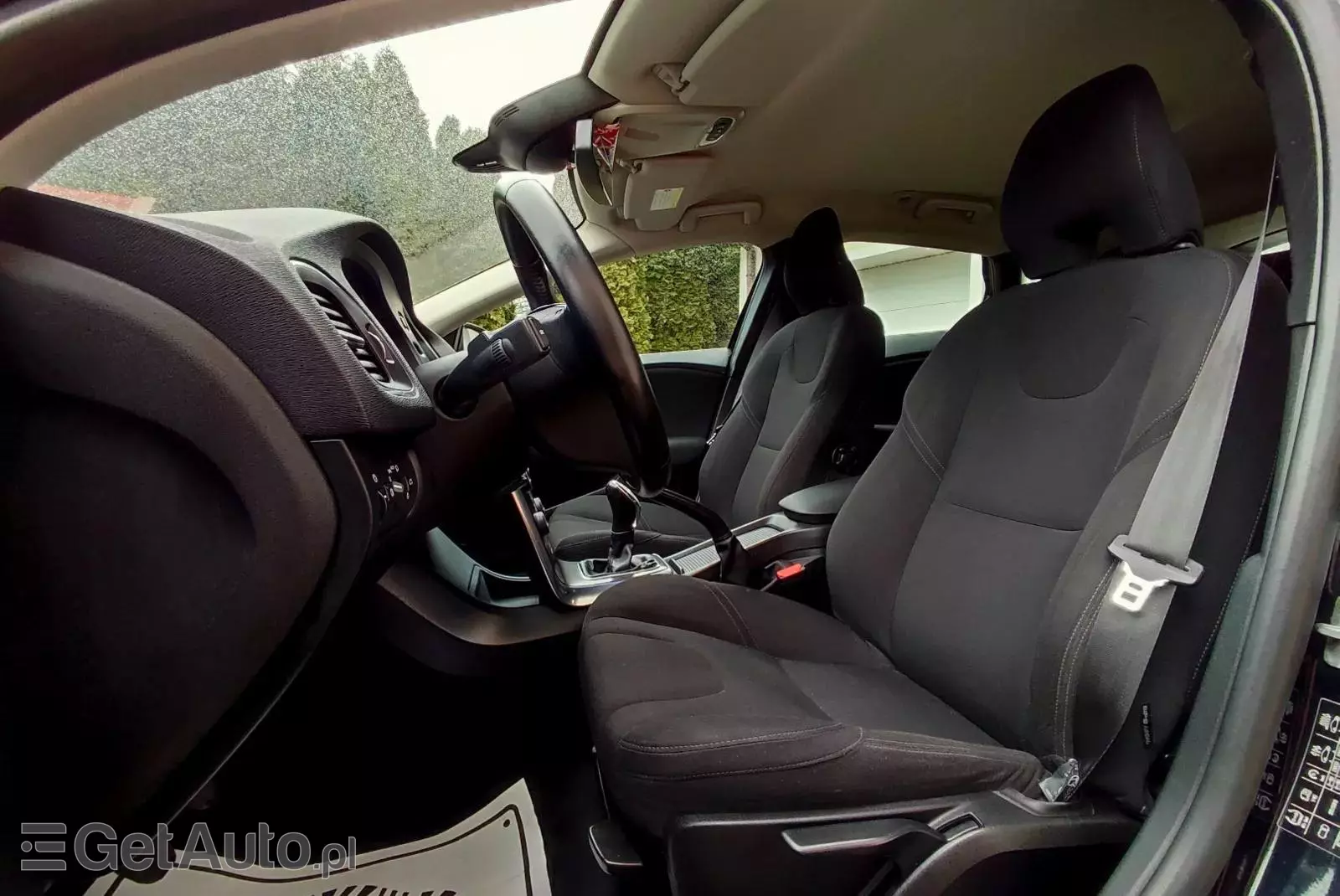 VOLVO V40 T2 Momentum