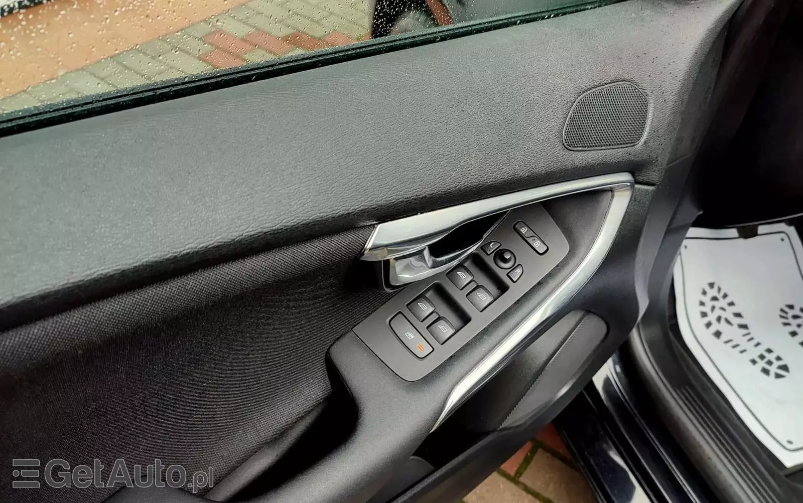 VOLVO V40 T2 Momentum