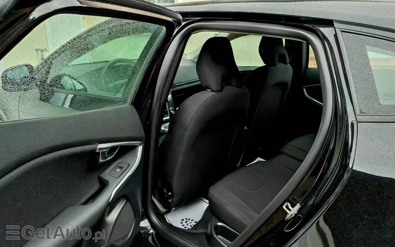 VOLVO V40 T2 Momentum