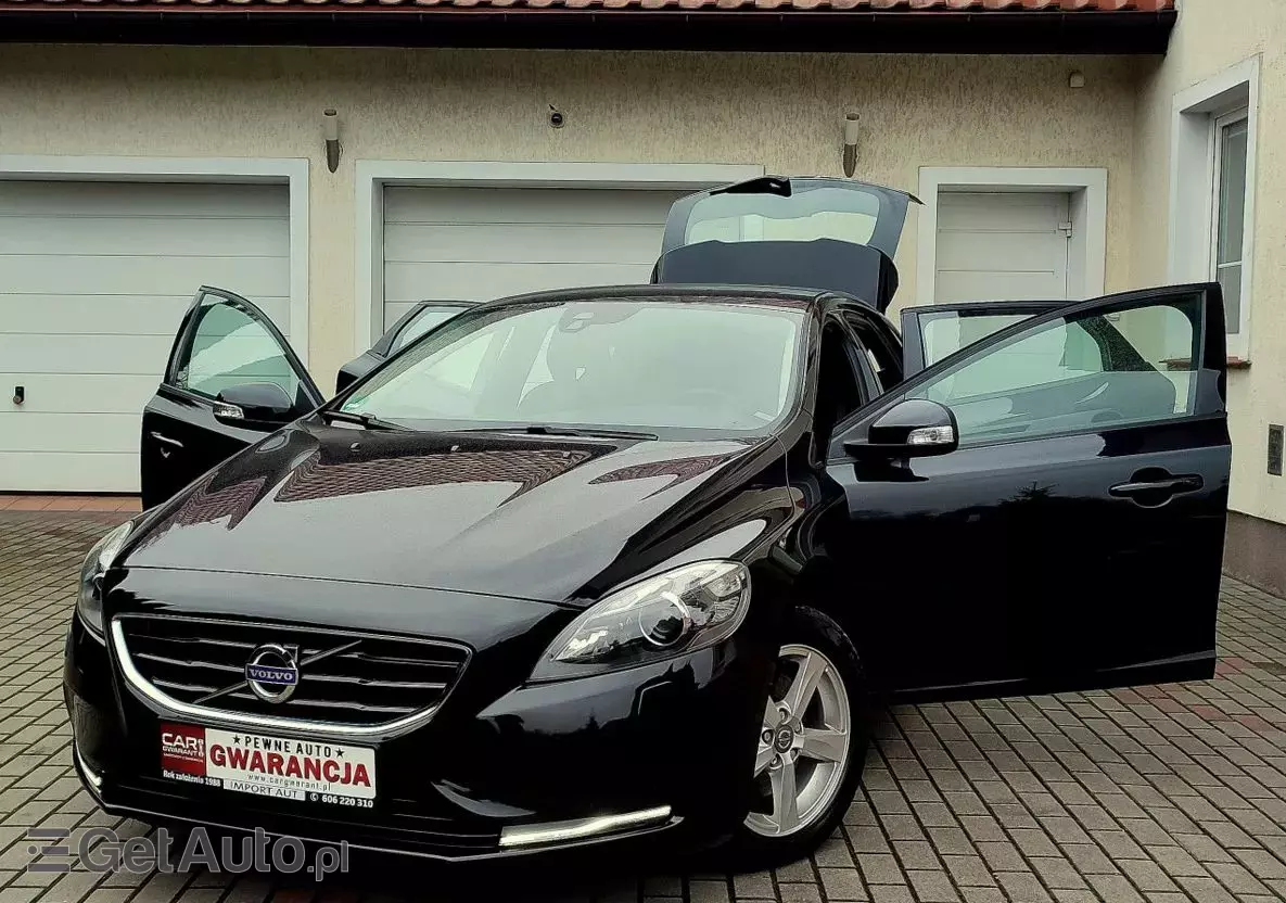 VOLVO V40 T2 Momentum