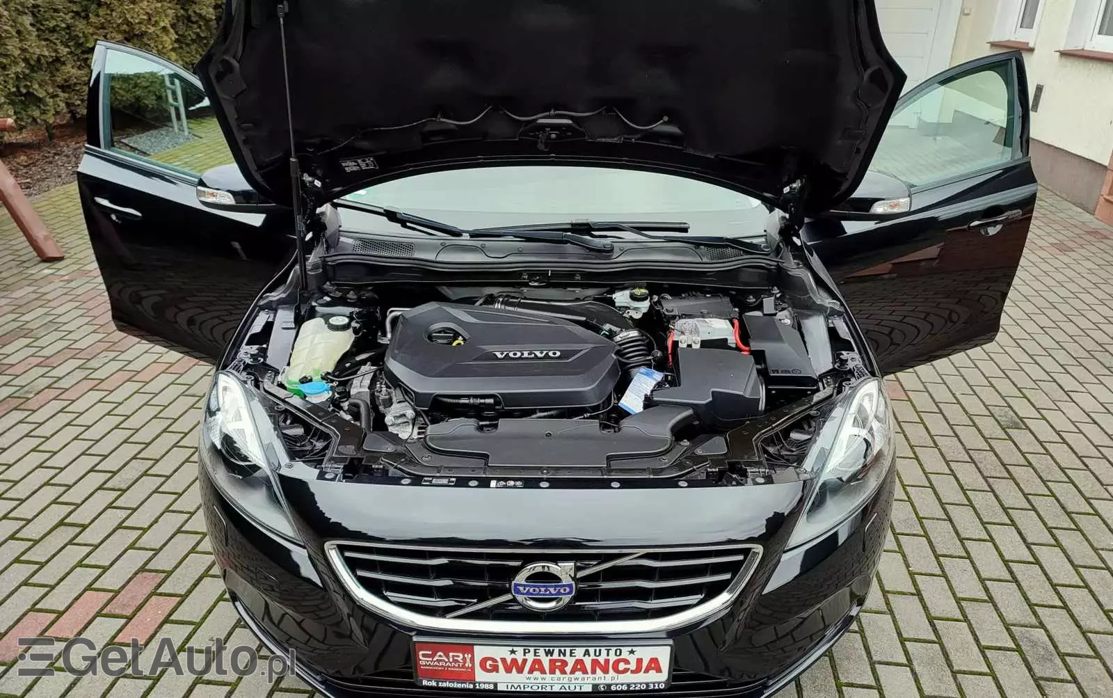 VOLVO V40 T2 Momentum