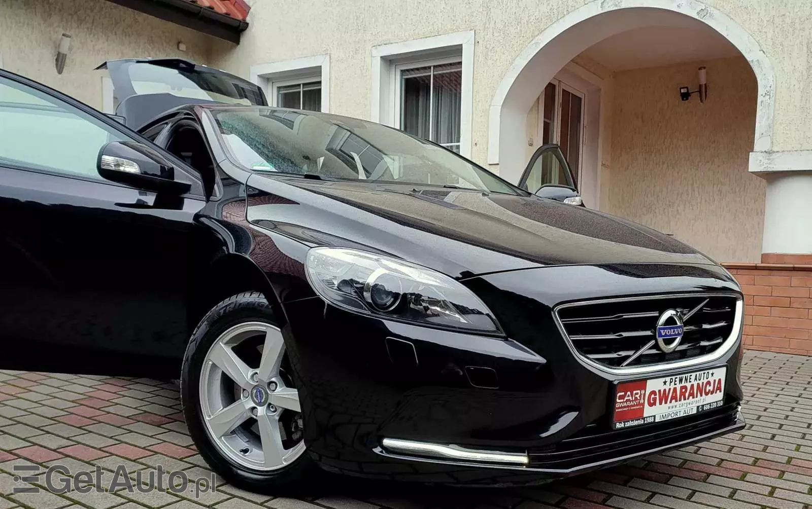 VOLVO V40 T2 Momentum