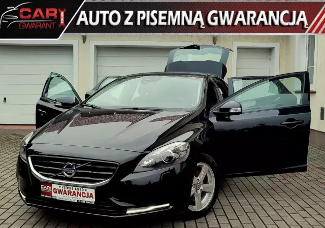 VOLVO V40 T2 Momentum