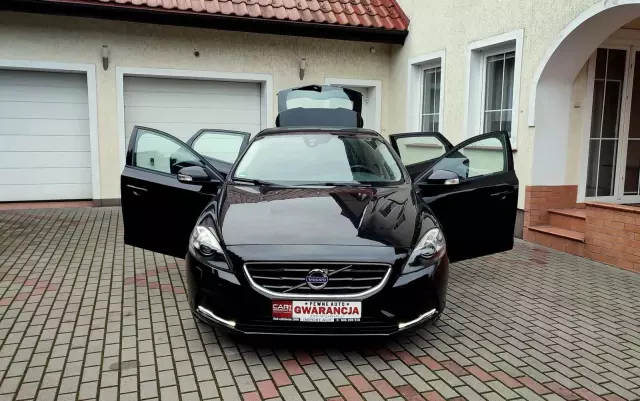 VOLVO V40 T2 Momentum