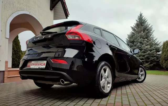 VOLVO V40 T2 Momentum