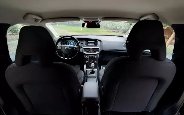 VOLVO V40 T2 Momentum
