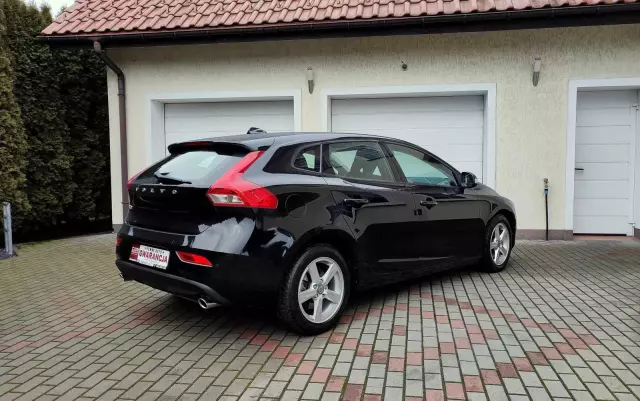 VOLVO V40 T2 Momentum