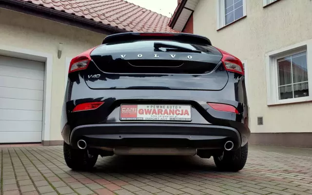 VOLVO V40 T2 Momentum