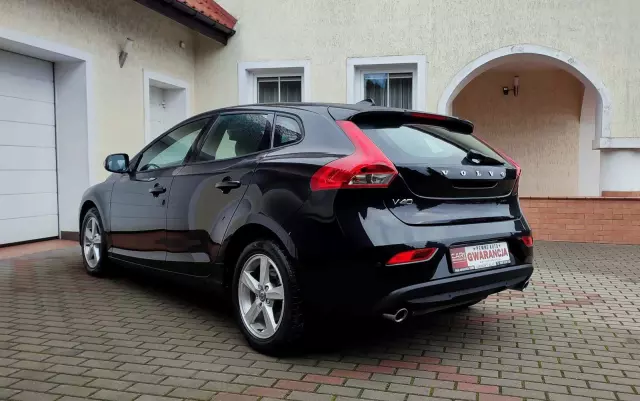 VOLVO V40 T2 Momentum