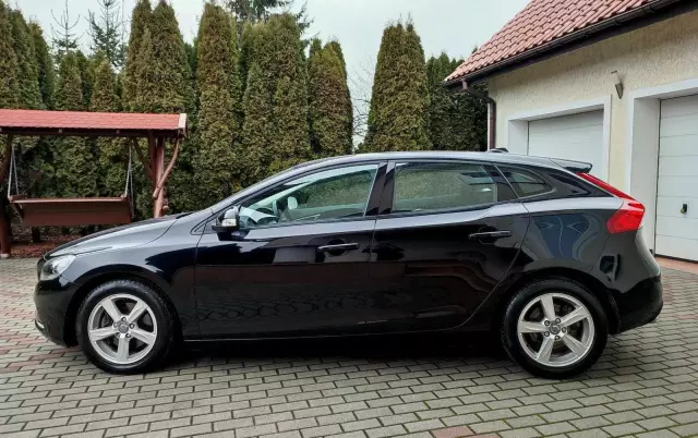 VOLVO V40 T2 Momentum