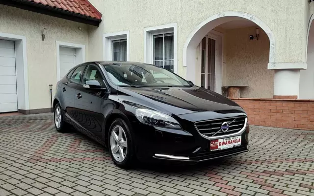 VOLVO V40 T2 Momentum