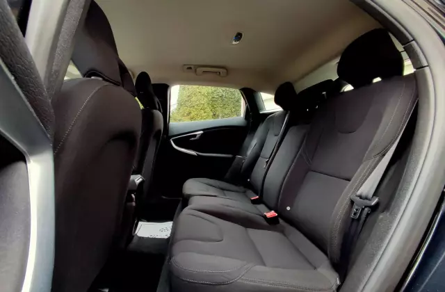 VOLVO V40 T2 Momentum