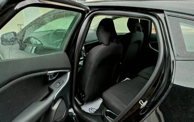 VOLVO V40 T2 Momentum