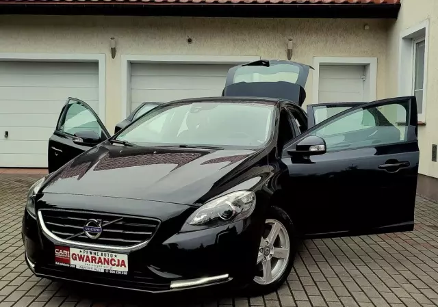 VOLVO V40 T2 Momentum