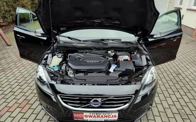 VOLVO V40 T2 Momentum