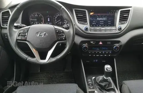 HYUNDAI Tucson 