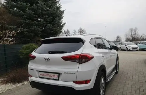 HYUNDAI Tucson 