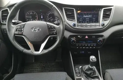 HYUNDAI Tucson 