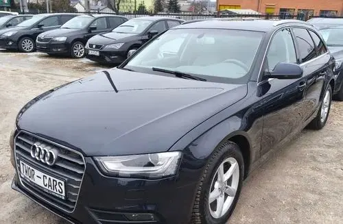 AUDI A4 