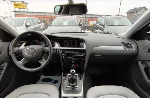 AUDI A4 