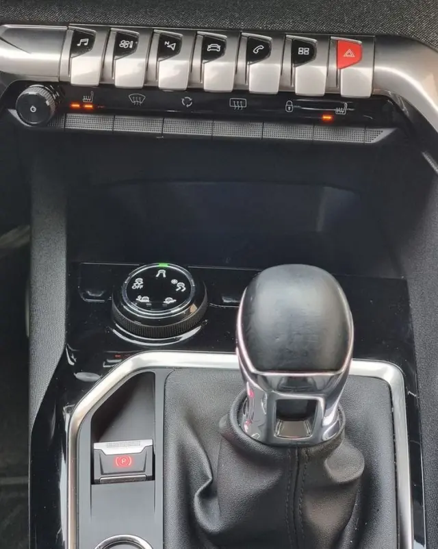 PEUGEOT 3008 1.5 BlueHDi Allure Pack S&S