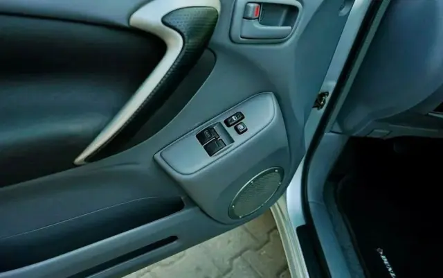 TOYOTA RAV4 2.0 D-4D 4x4